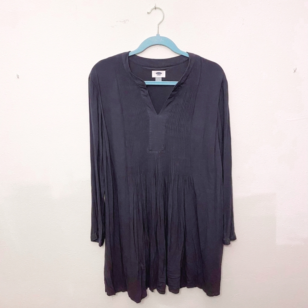 Old Navy Long-Sleeved Pleated Dress Dark Gray Size L